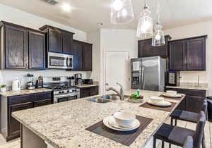 6 BED | 4 BATH Wealth Villa w/Gamesroom & POOL 7049Oak