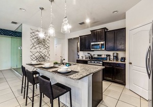6 BED | 4 BATH Wealth Villa w/Gamesroom & POOL 7049Oak