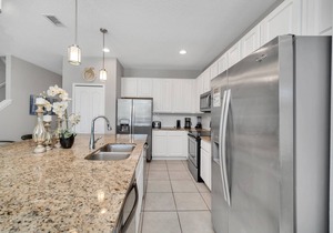 Amazing HOME W/POOL, GAME ROOM NEAR DISNEY, 8 BEDS
