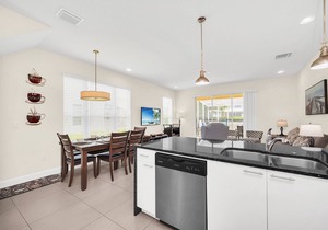 Brand New 3 bed Modern Town Home On a Luxury Development Close to Disney
