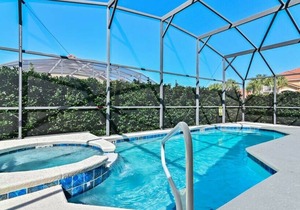 Charming 4-bedroom w/ pool, spa