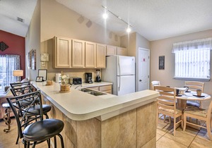 Clermont Home w/Pool & Game Room: 10 Mi to Parks!