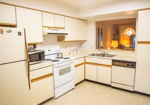 Clubview Two-Bedroom Condo #2957