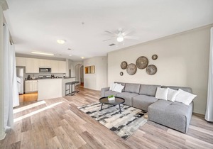Condo w Pool, Hot Tub, Games Room - Pet Friendly