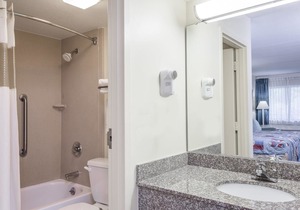 Days Inn by Wyndham N Orlando/Casselberry
