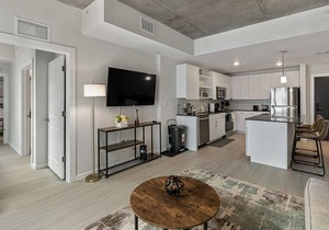Downtown King Bed Get Away w/Pool & Parking 01