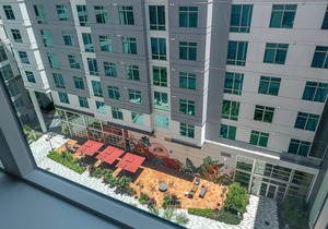 Downtown King Bed Get Away w/Pool & Parking 01