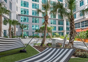 Downtown King Bed Get Away w/Pool & Parking 01