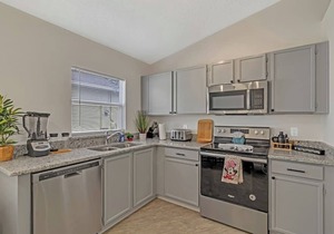 Entire Mouse House with Pool minutes from Disney!