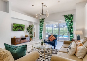 Exquisite 4 bed 3 bath Pool Home with Games Room| Carpet Free!