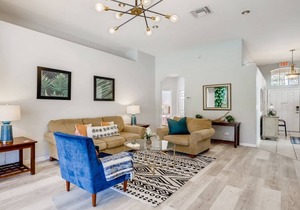 Exquisite 4 bed 3 bath Pool Home with Games Room| Carpet Free!