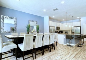 Fabulous 10 Bed Game Room Spa Pool Home Solterra Resort