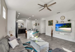 Family Resort - 5BR Resort Home - Private Pool, Hot Tub And BBQ!