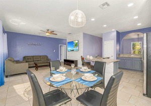 Family Resort - 6BR Home - Private Pool, Hot Tub and BBQ!