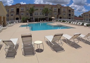 Gorgeous 2 bedroom condo, gated community conveniently located close to Disney!