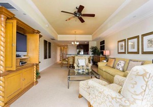 Great 3 Bedroom Vacation Apartment with Balcony at Reunion Resort RE1356
