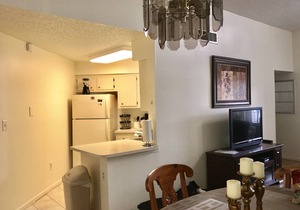 Home away from Home Luxury 2 bed/2bath Country Club Condo