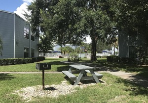 Home away from Home Luxury 2 bed/2bath Country Club Condo