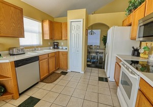 Lake View - No Rear Neighbors - Heatable Pool & Spa - Close to Disney - Pinewood Estates