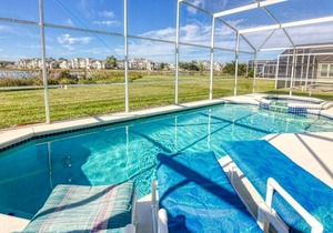 Lake View - No Rear Neighbors - Heatable Pool & Spa - Close to Disney - Pinewood Estates