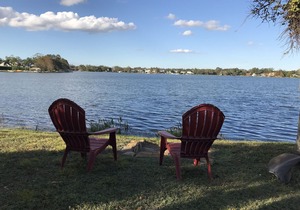 Lakefront Artist's Studio- Isolate in Luxury!