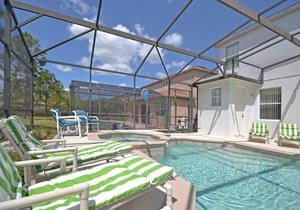 Large villa with games room, private pool and spa near Champions Gate