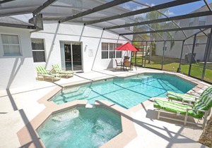 Large villa with games room, private pool and spa near Champions Gate