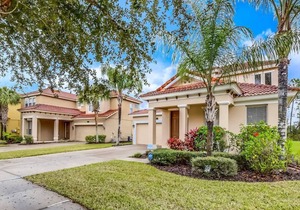 Lovely Pool Home, Very Private, No Rear Neighbors!