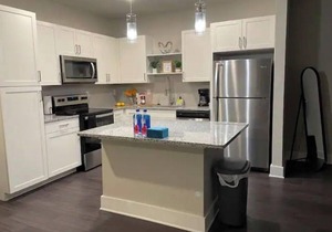 NEW Private 1BED/1BA Sleeps 4, Close to Disney