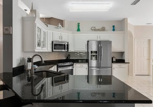 Newly furnishedl pool and spa property for up to 8 guests