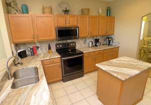 Overlooking the golf course with spacious interior!