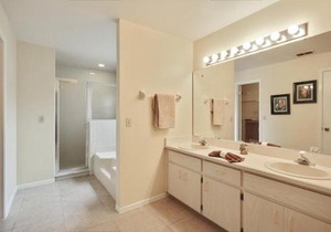 Spacious 3 Bedroom 2 Bathroom Pool Home in Indian Ridge