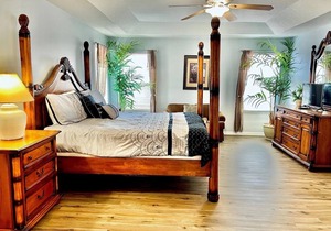 Spacious home w South-facing pool near Disney and Champions Gate
