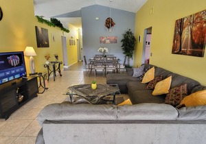 Spacious Orlando south facing pool villa close to Walt Disney World