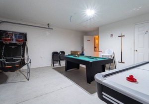 Spacious Pool Home with Games Room Only 10 Minutes from Disney