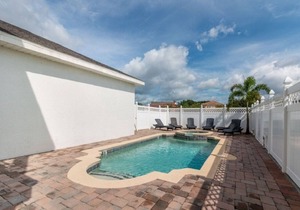 Stunning 6 bedroom villa on the beautiful Reunion resort Superb games room