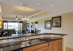 Stunning Sunsets Reunion Condo. 3 Beds, 3 Baths. Golf Course View. Free WIFI