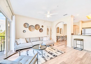 Upstay: 2BR Condo Near Disney w Pool & Hot Tub
