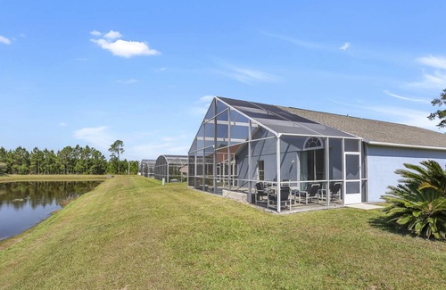 Crescent Lakes Villa | 149 m² Villa ∙ 4 bedrooms ∙ 8 guests