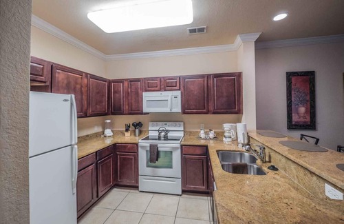 Four Corners Condo | 15% Off Weekly Stays | Resort Pool | Spa | Near Disney | Gated Condo w/Patio in Tuscana Resort