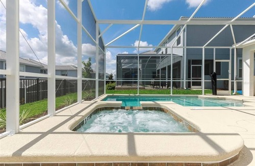 Davenport House | 1577SW: Amazing 5bd/5bath home! Sleeps 13 w/pool and jacuzzi!