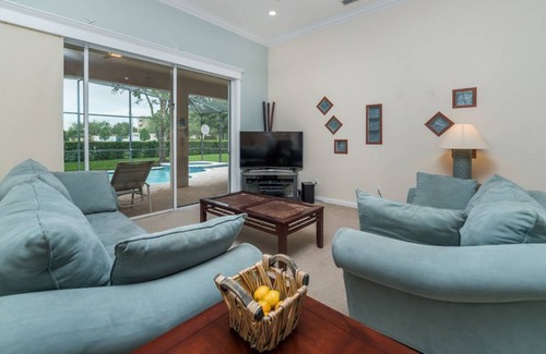 Windsor Hills House | 169 m² House ∙ 3 bedrooms ∙ 7 guests