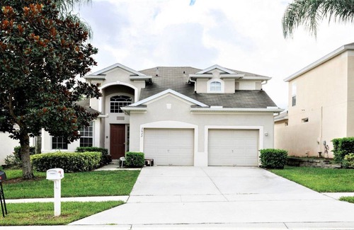 Windsor Hills House | 232 m² House ∙ 5 bedrooms ∙ 12 guests