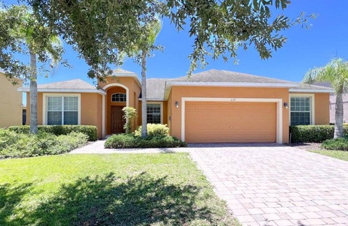 Historic Downtown Kissimmee House | 261 m² House ∙ 5 bedrooms ∙ 10 guests