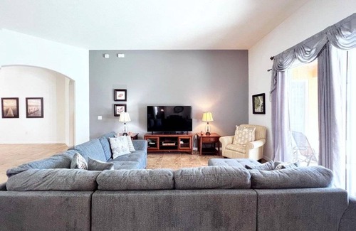 Historic Downtown Kissimmee House | 261 m² House ∙ 5 bedrooms ∙ 10 guests