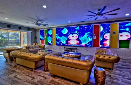 Loughman House | 28 Bedrooms, America & Music Bowling, SIDE BY SIDE, Sleep 80