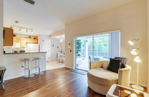 Loughman Villa | 3 Bedroom 3 Bathroom Villa with South facing pool 15 miles from Disney.