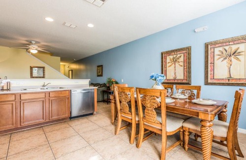 Crestwynd Bay Villa | 3 Bedroom Townhome with free WiFi/Crib, only 1.5 miles to Disney