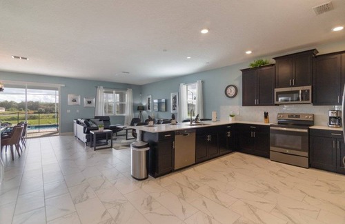 Historic Downtown Kissimmee House | 363 m² House ∙ 8 bedrooms ∙ 16 guests