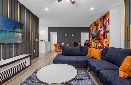 Historic Downtown Kissimmee House | 380 m² House ∙ 9 bedrooms ∙ 19 guests